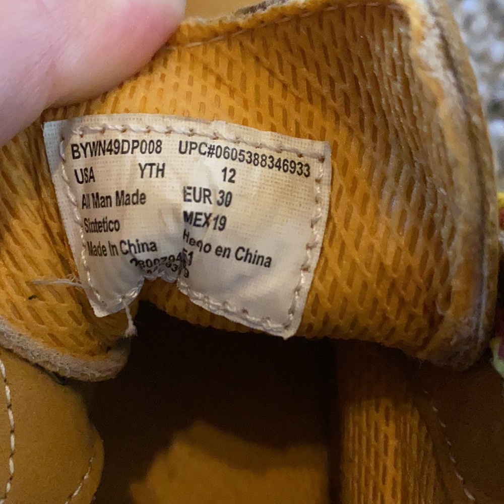 Size 12 boys boots - Picture 3 of 3